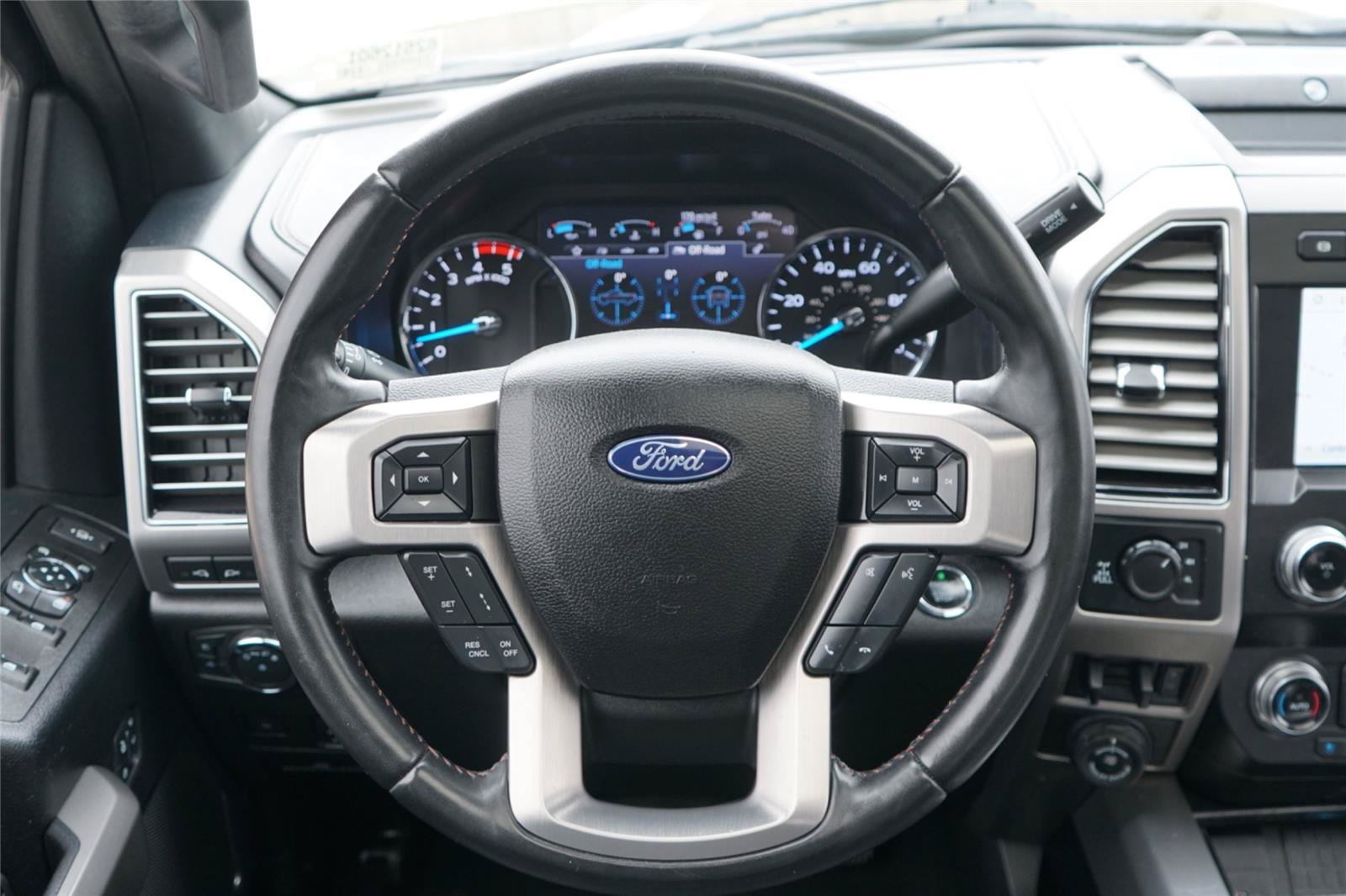 Certified 2020 Ford F250 Platinum w/ FX4 Off-Road Package AWD/4WD image 25