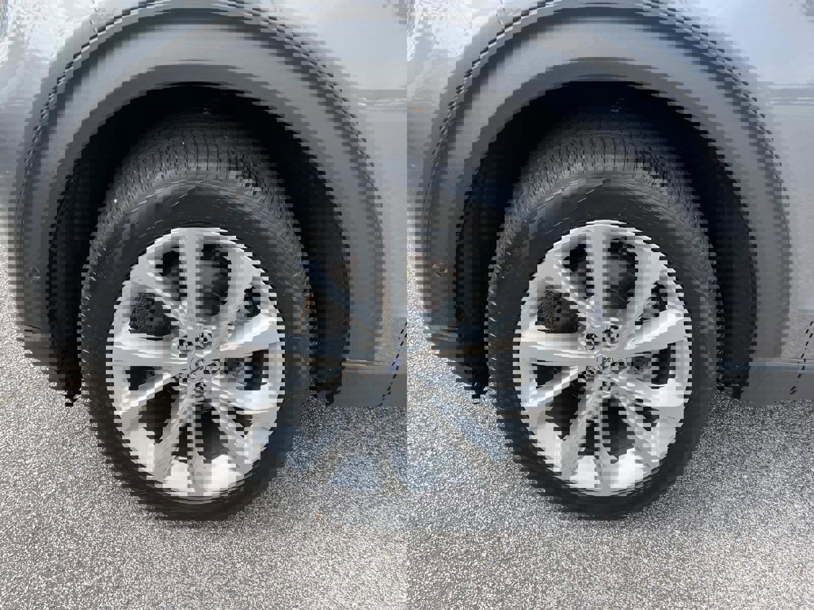 Certified 2023 Ford Explorer Platinum w/ Technology Package image 11