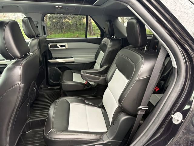 Certified 2022 Ford Explorer XLT w/ Equipment Group 202A AWD/4WD image 30
