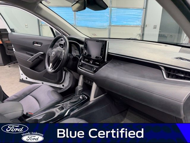 Used 2022 Toyota Corolla Cross XLE w/ Convenience Package FWD image 26