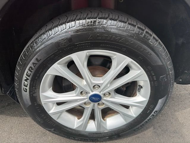 Certified 2017 Ford Escape SE w/ SE Leather Comfort Package AWD/4WD image 24