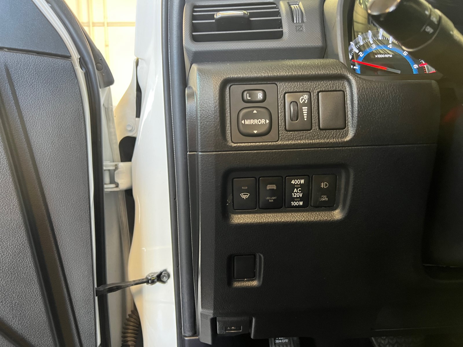 Used 2018 Toyota 4Runner SR5 Premium AWD/4WD image 12