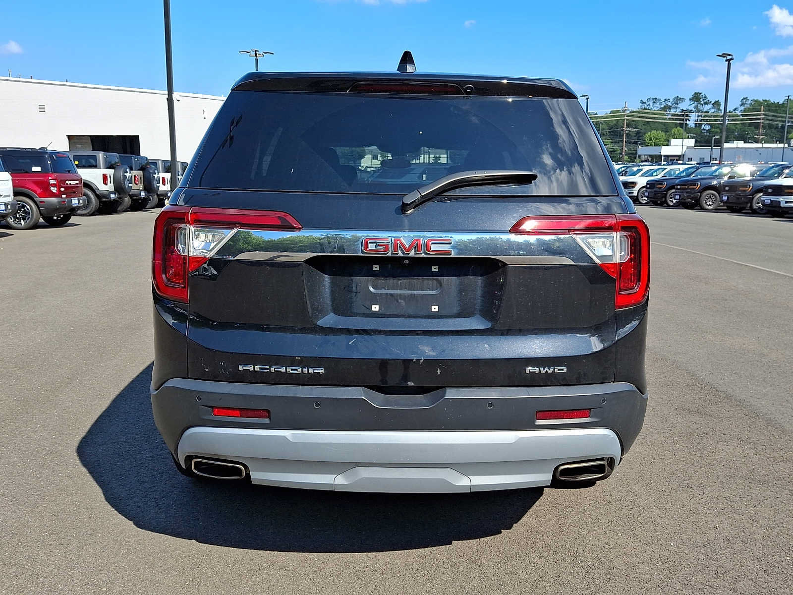 Used 2023 GMC Acadia SLE AWD/4WD image 5