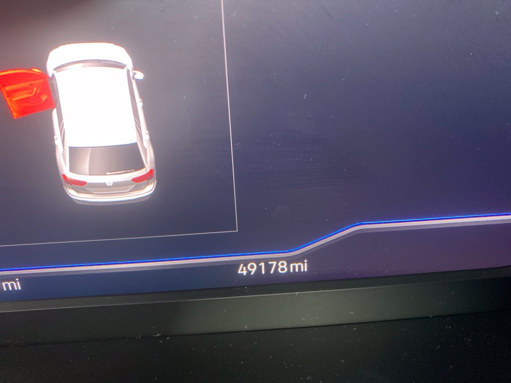 Used 2020 Volkswagen Tiguan SEL AWD/4WD image 2