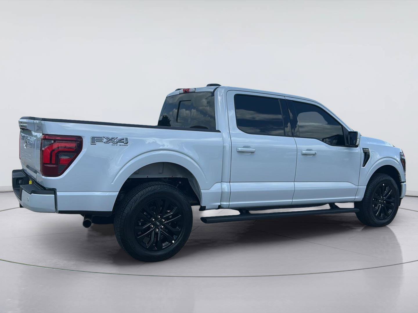 Certified 2025 Ford F150 Platinum w/ FX4 Off-Road Package AWD/4WD image 4