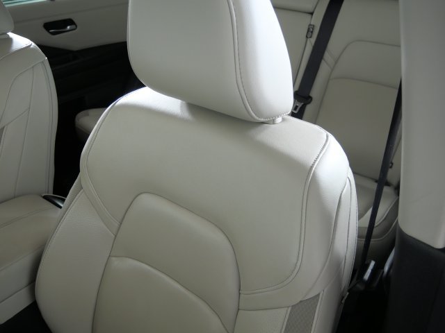 Used 2023 Nissan Pathfinder SL AWD/4WD image 20
