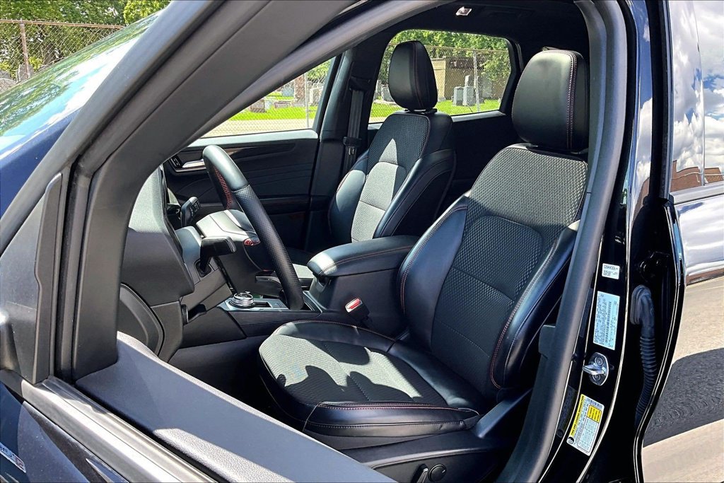 Certified 2024 Ford Escape ST-Line w/ Tech Pack #1 AWD/4WD image 24