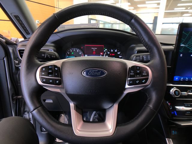 Certified 2023 Ford Explorer Limited w/ Limited Technology Package AWD/4WD image 13