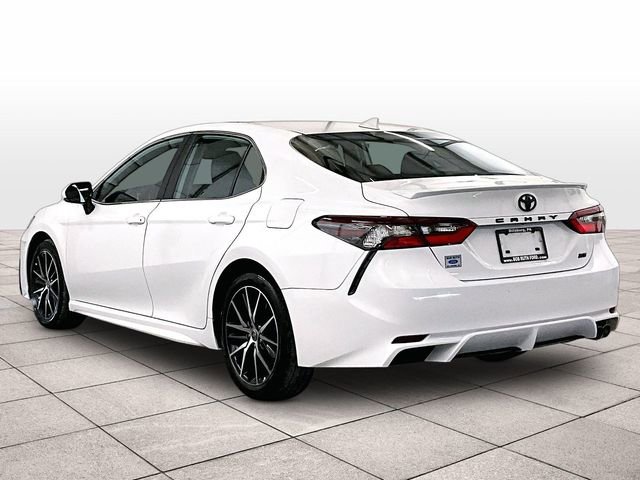 Used 2024 Toyota Camry SE w/ Cold Weather Package FWD image 10
