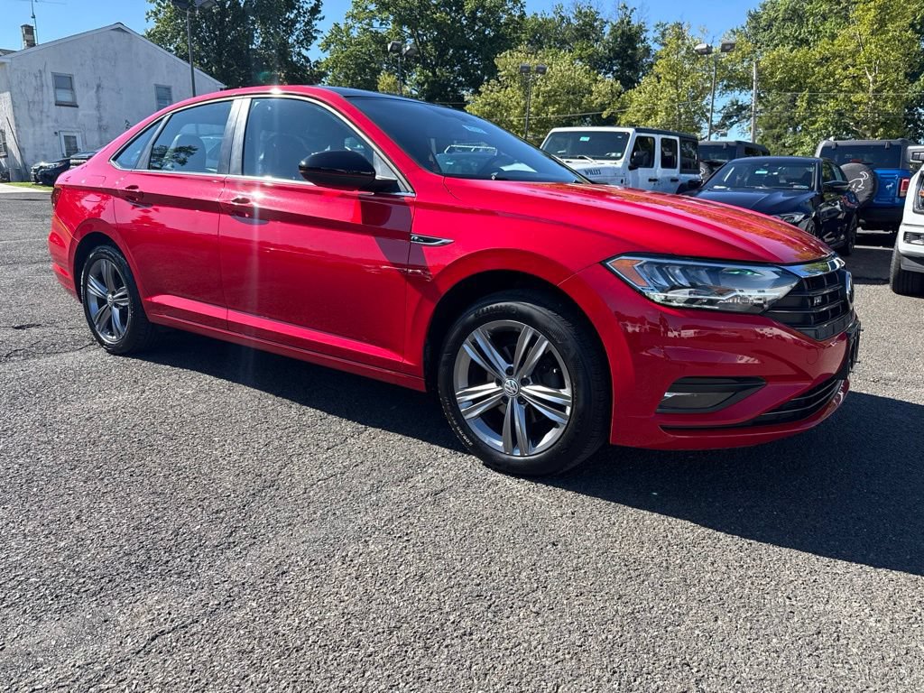 Used 2019 Volkswagen Jetta R-Line w/ R-Line Cold Weather Package FWD image 3