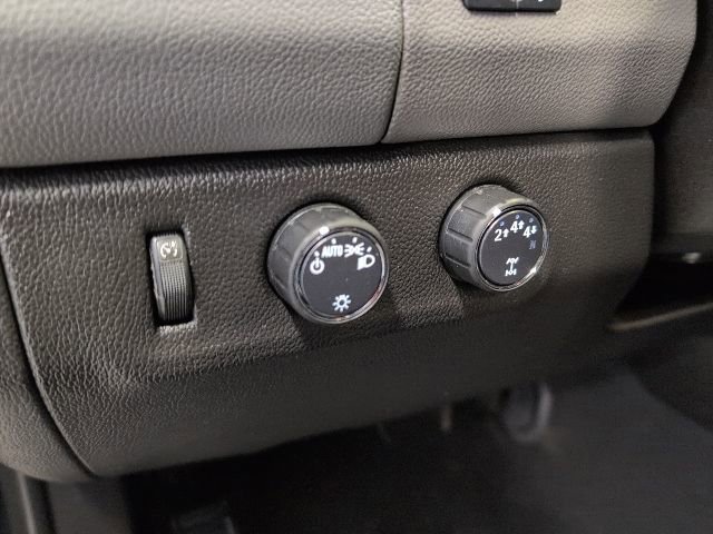 Used 2022 Chevrolet Colorado W/T w/ Custom Special Edition image 18