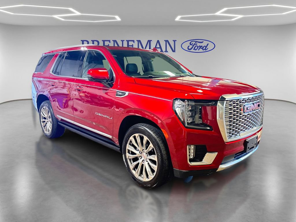 Used 2022 GMC Yukon Denali w/ Denali Premium Package AWD/4WD image 3