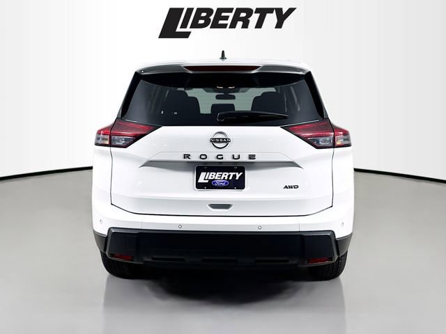 Used 2024 Nissan Rogue S image 4