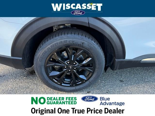 Certified 2022 Ford Explorer XLT w/ Equipment Group 202A image 32