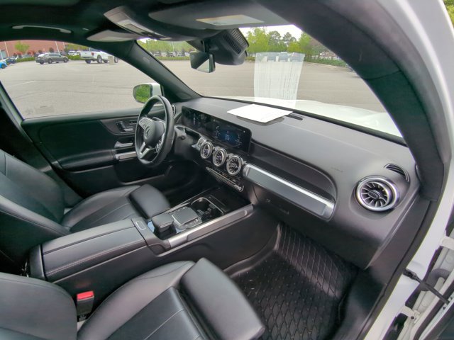 Used 2022 Mercedes-Benz GLB 250 4MATIC image 38