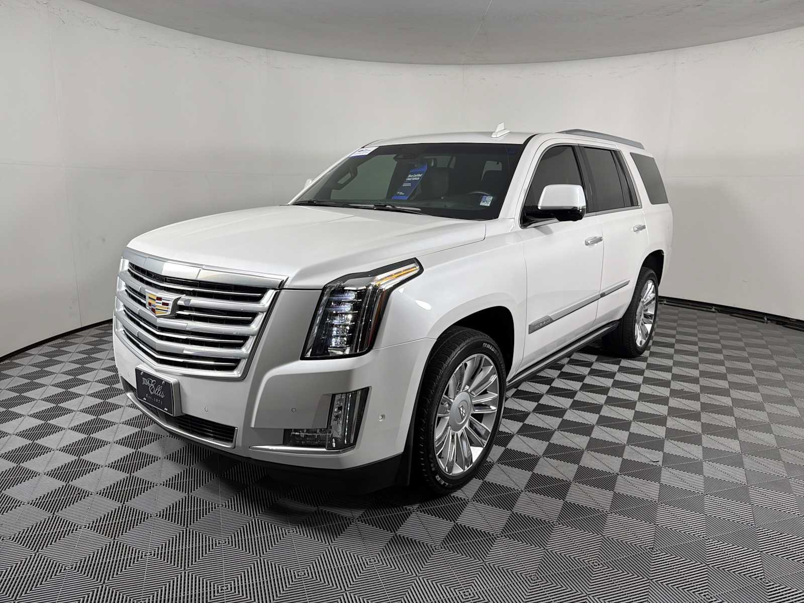 Used 2019 Cadillac Escalade Platinum AWD/4WD image 5