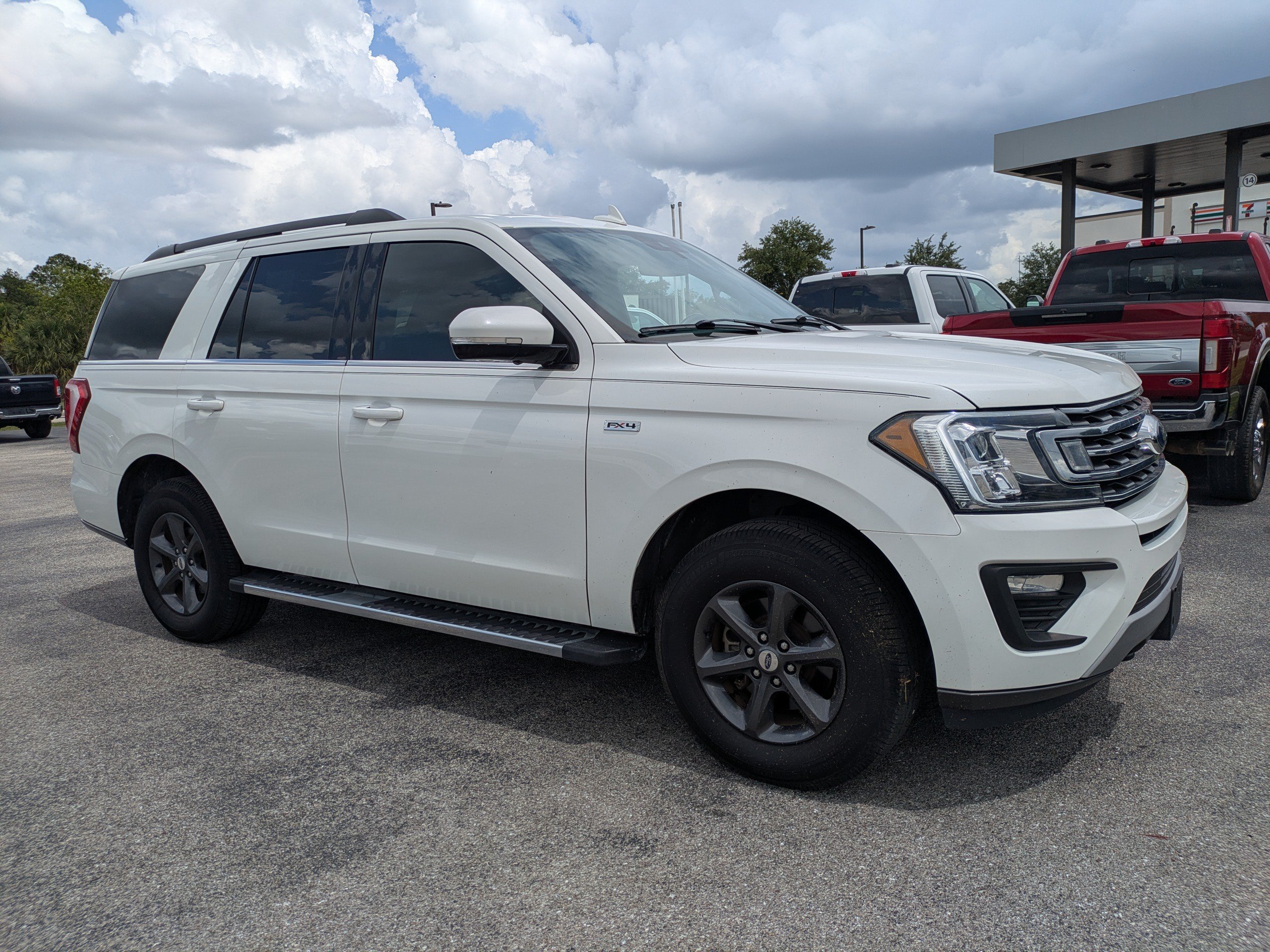 Certified 2021 Ford Expedition XLT AWD/4WD image 2
