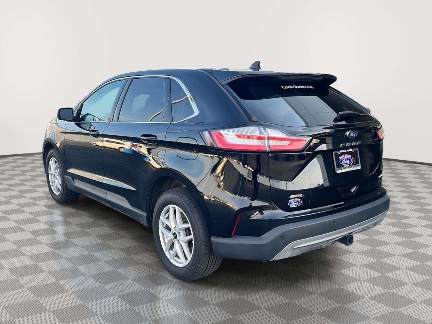 Certified 2024 Ford Edge SEL w/ Convenience Package image 3