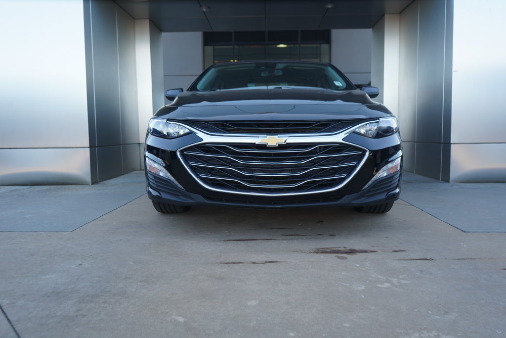 Used 2024 Chevrolet Malibu LT FWD image 4