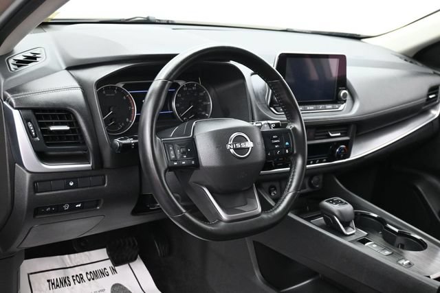 Used 2025 Nissan Rogue SV FWD image 15