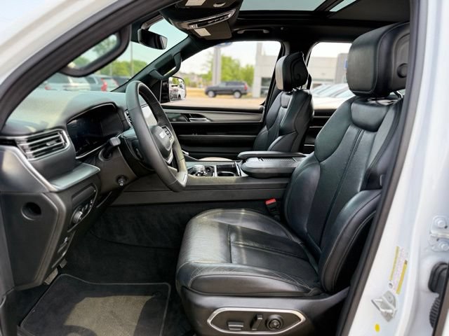 Used 2024 Jeep Wagoneer Series II AWD/4WD image 13