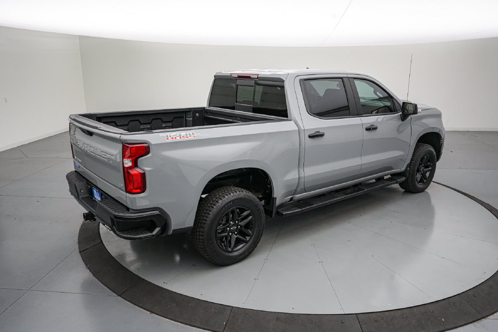 Used 2024 Chevrolet Silverado 1500 LT Trail Boss w/ Convenience Package II AWD/4WD image 4