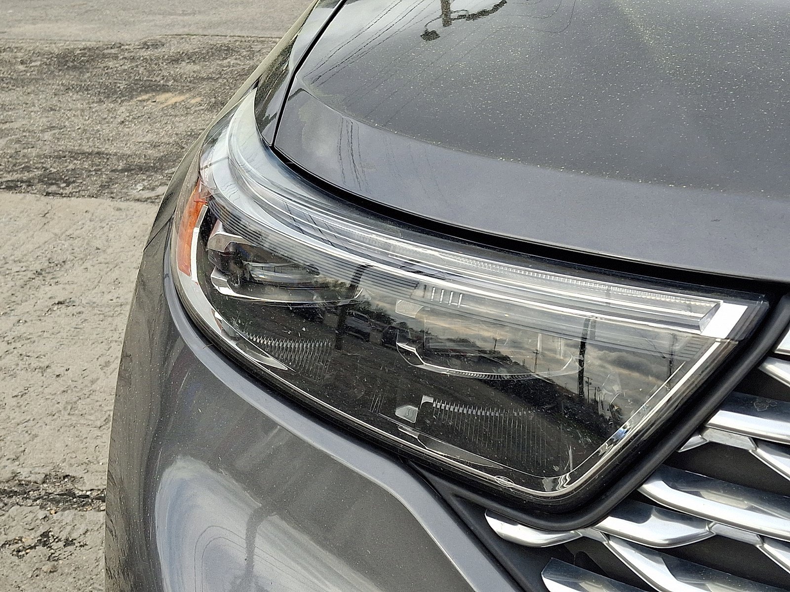 Certified 2021 Ford Explorer Platinum w/ Equipment Group 601A image 8