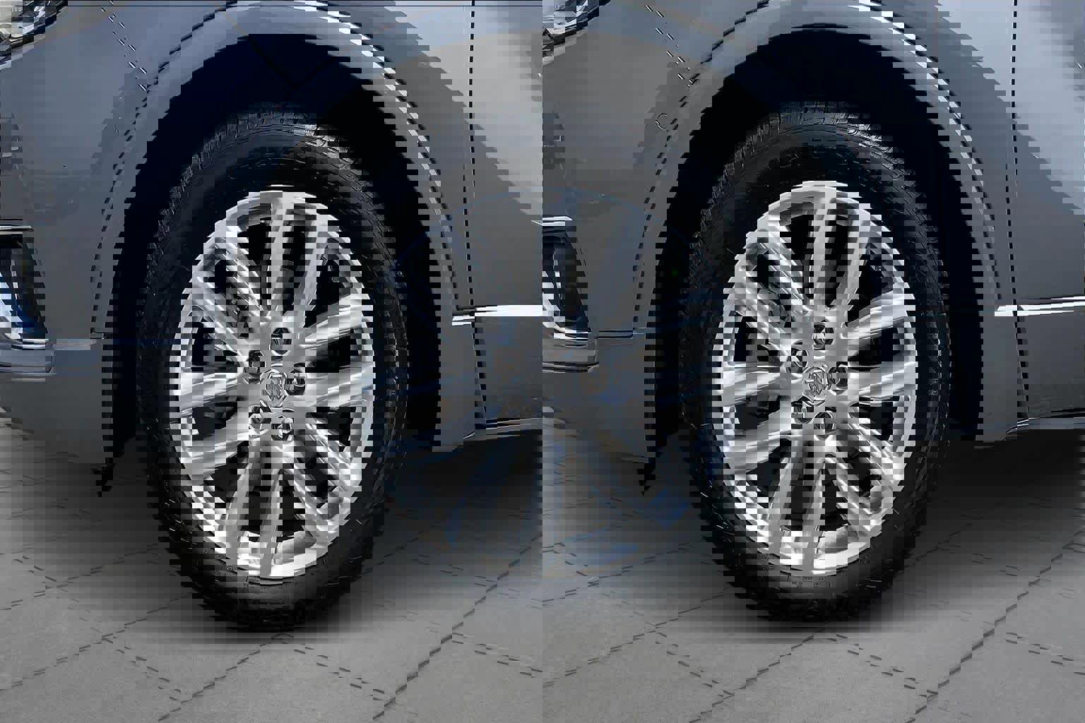 Used 2020 Buick Envision Premium w/ Driver Confidence Package image 13