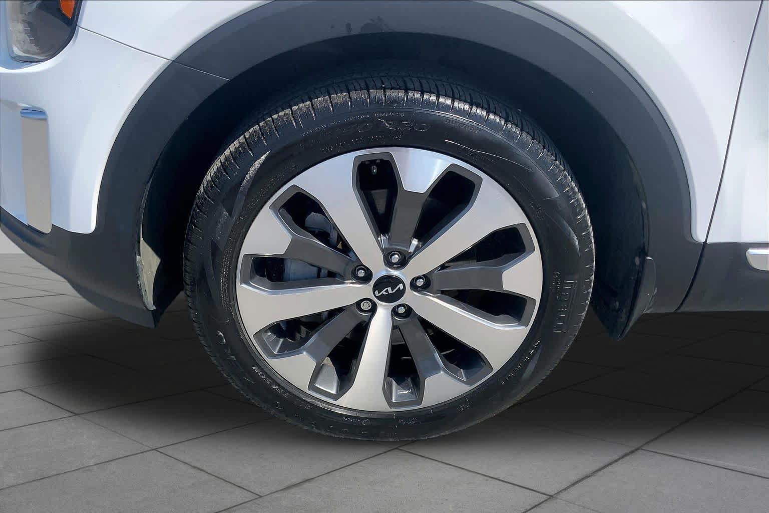 Used 2022 Kia Telluride S FWD image 10