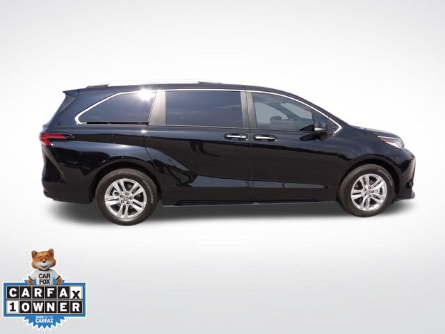 Used 2026 Toyota Sienna Limited FWD image 16