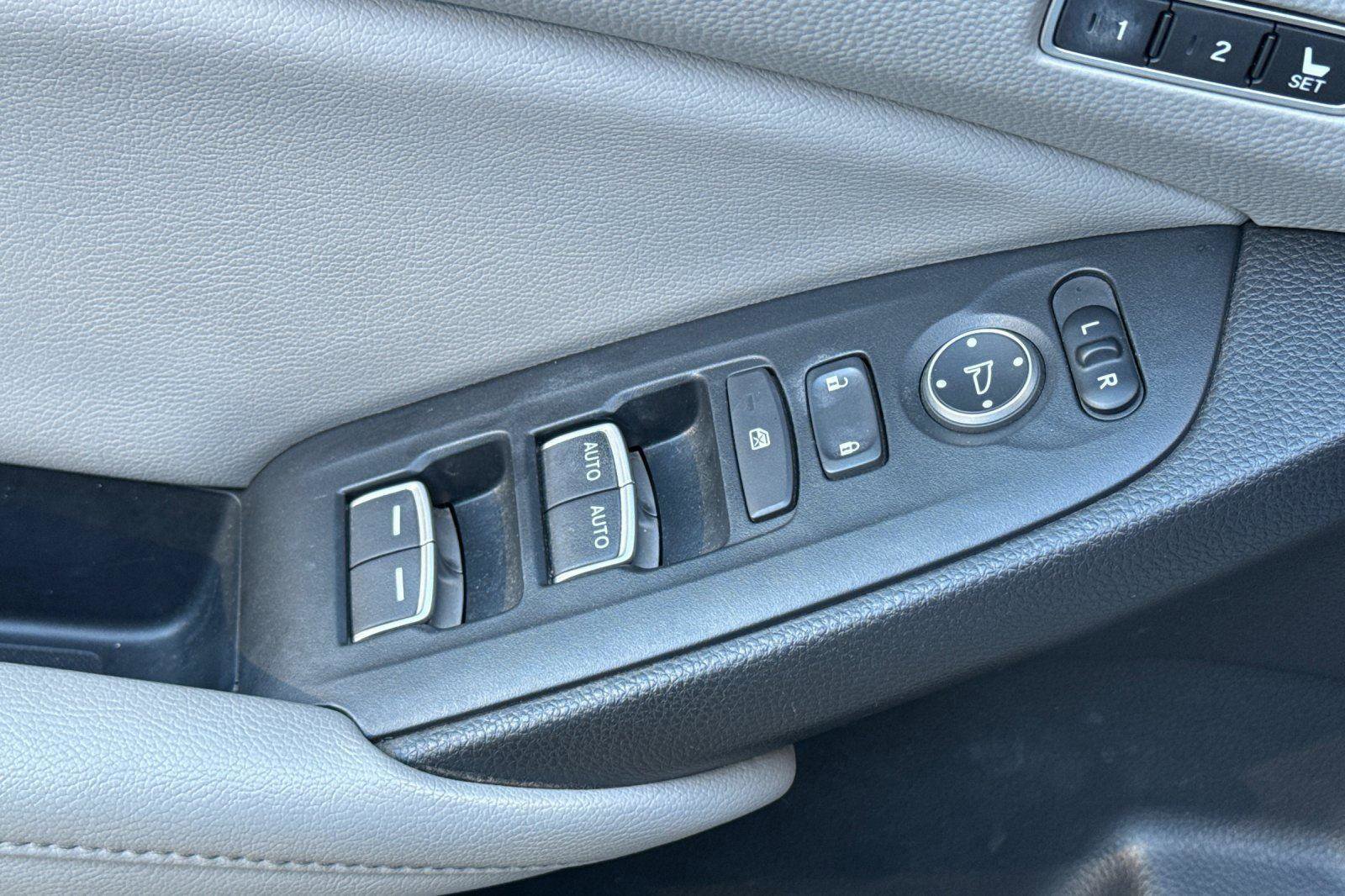 Used 2018 Honda Accord EX-L image 17