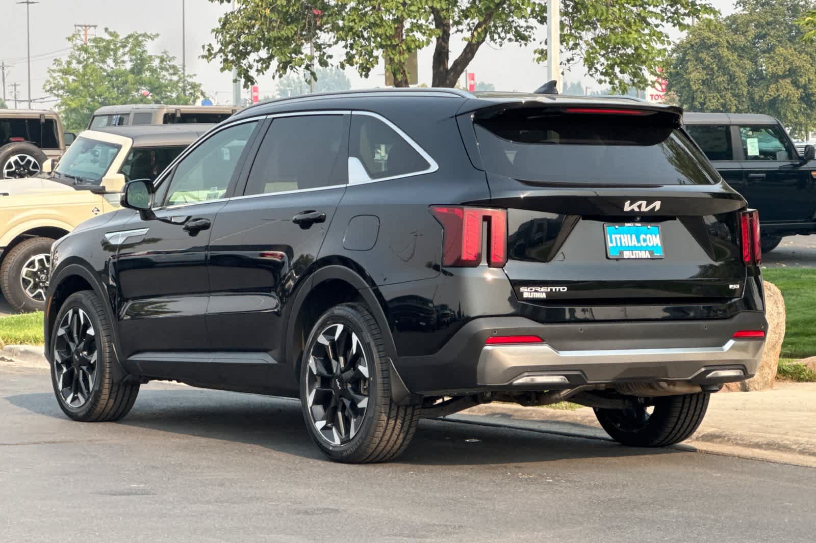 Used 2025 Kia Sorento EX AWD/4WD image 6