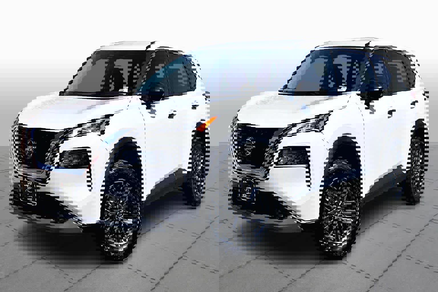 Used 2023 Nissan Rogue S image 7