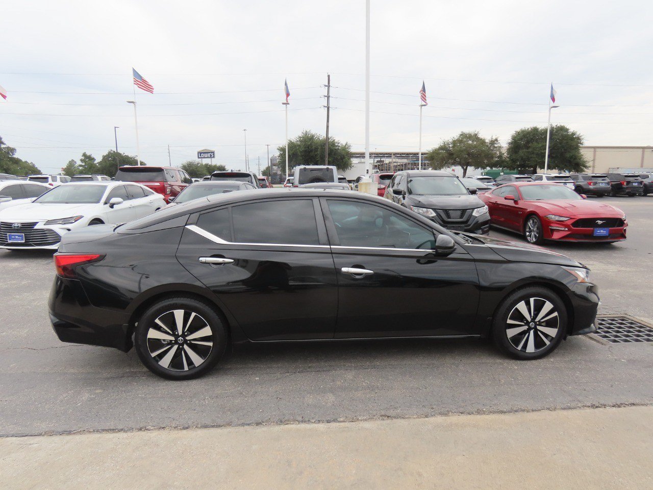 Used 2022 Nissan Altima 2.5 SV w/ SV Premium Package FWD image 8