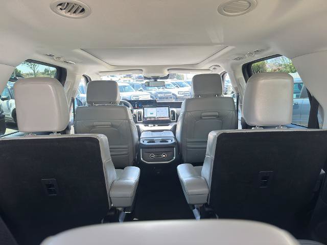 Certified 2025 Ford Expedition Active AWD/4WD image 33