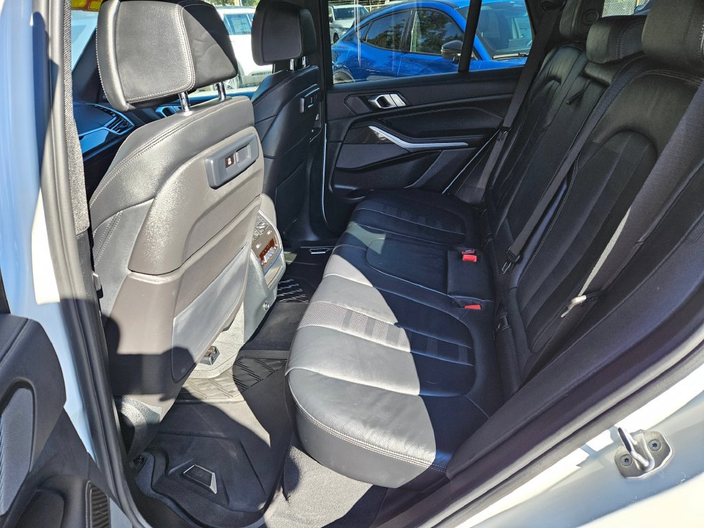 Used 2022 BMW X5 M50i AWD/4WD image 15