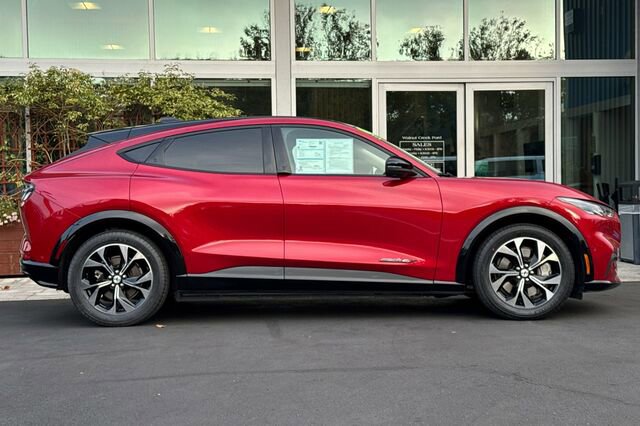 Certified 2022 Ford Mustang Mach-E Premium image 3