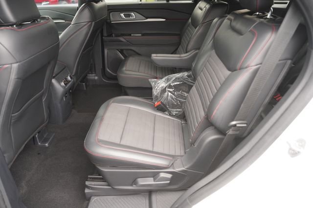 Certified 2025 Ford Explorer ST-Line w/ Premium Package RWD image 12