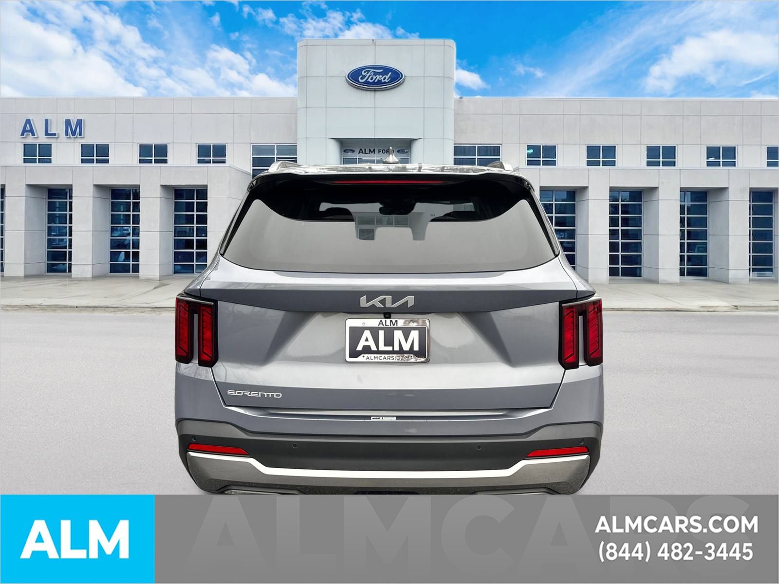 Used 2024 Kia Sorento S image 7