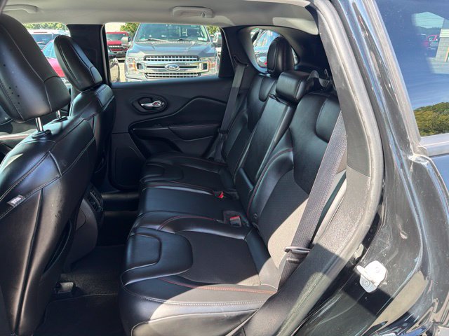 Used 2019 Jeep Cherokee Trailhawk w/ Cold Weather Group AWD/4WD image 47