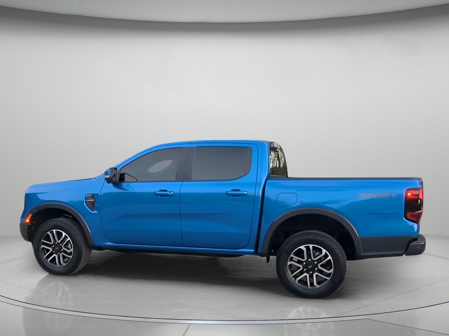 Certified 2024 Ford Ranger Lariat w/ Trailer Tow Package RWD image 19
