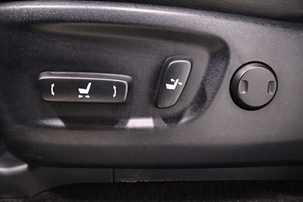 Used 2019 Toyota 4Runner Limited AWD/4WD image 18