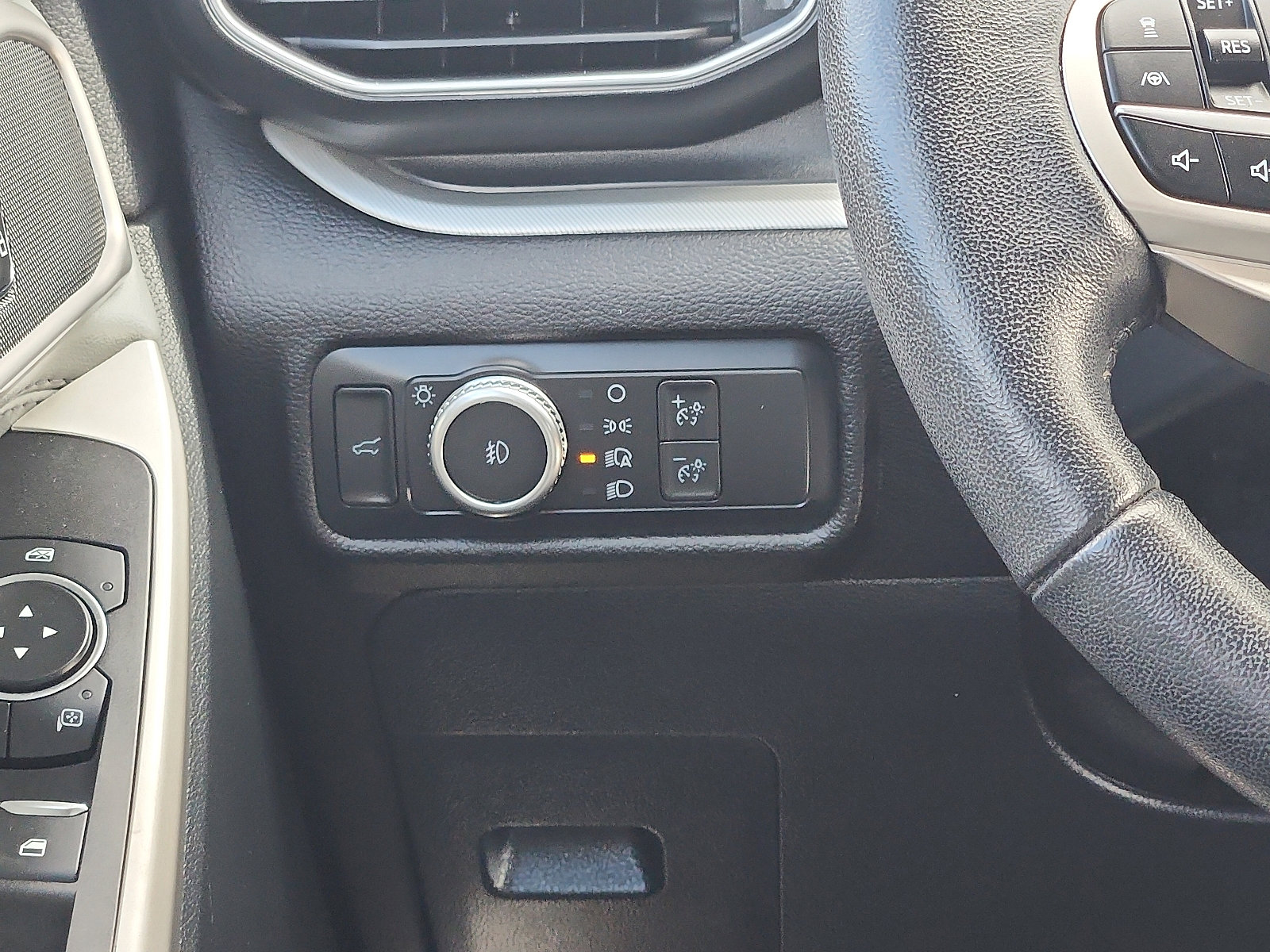 Certified 2022 Ford Explorer XLT w/ Equipment Group 202A image 13