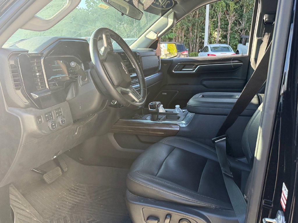 Used 2022 Chevrolet Silverado 1500 LT Trail Boss w/ LT Trail Boss Premium Package AWD/4WD image 10