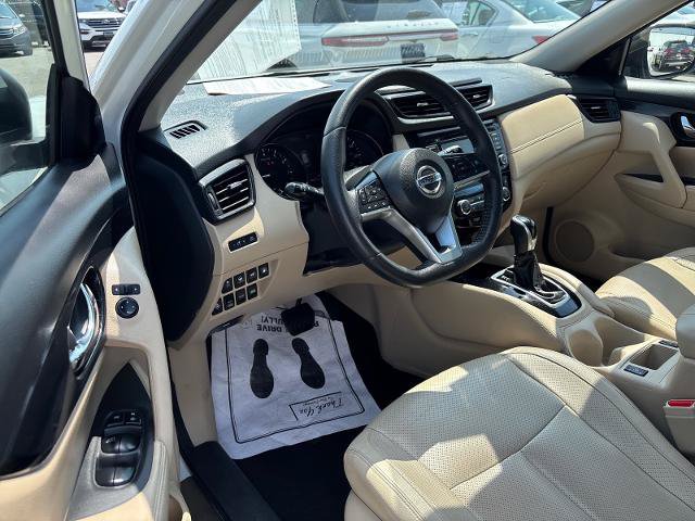 Used 2020 Nissan Rogue SL w/ Premium Package AWD/4WD image 6