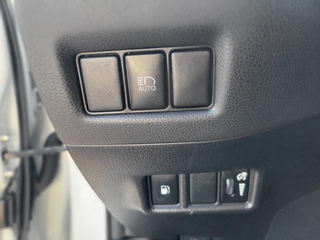 Used 2020 Toyota C-HR XLE image 21