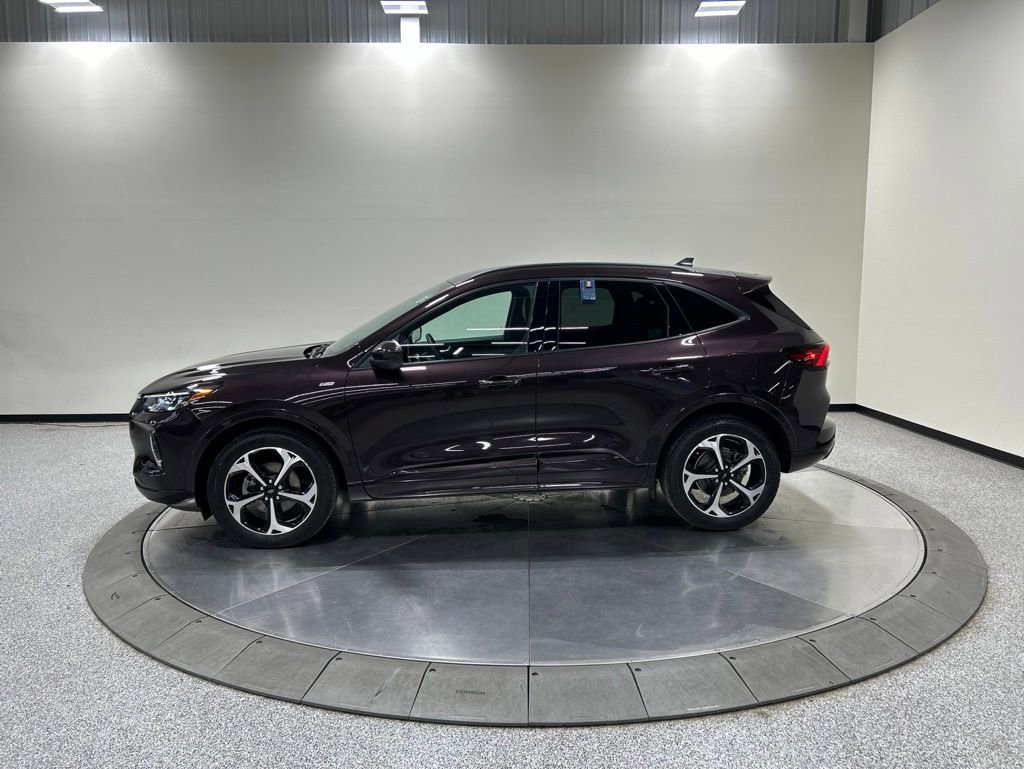Certified 2023 Ford Escape ST-Line Elite w/ Premium Technology Package AWD/4WD image 10