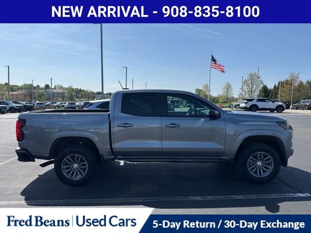 Used 2024 Chevrolet Colorado LT w/ LT Convenience Package II AWD/4WD image 9