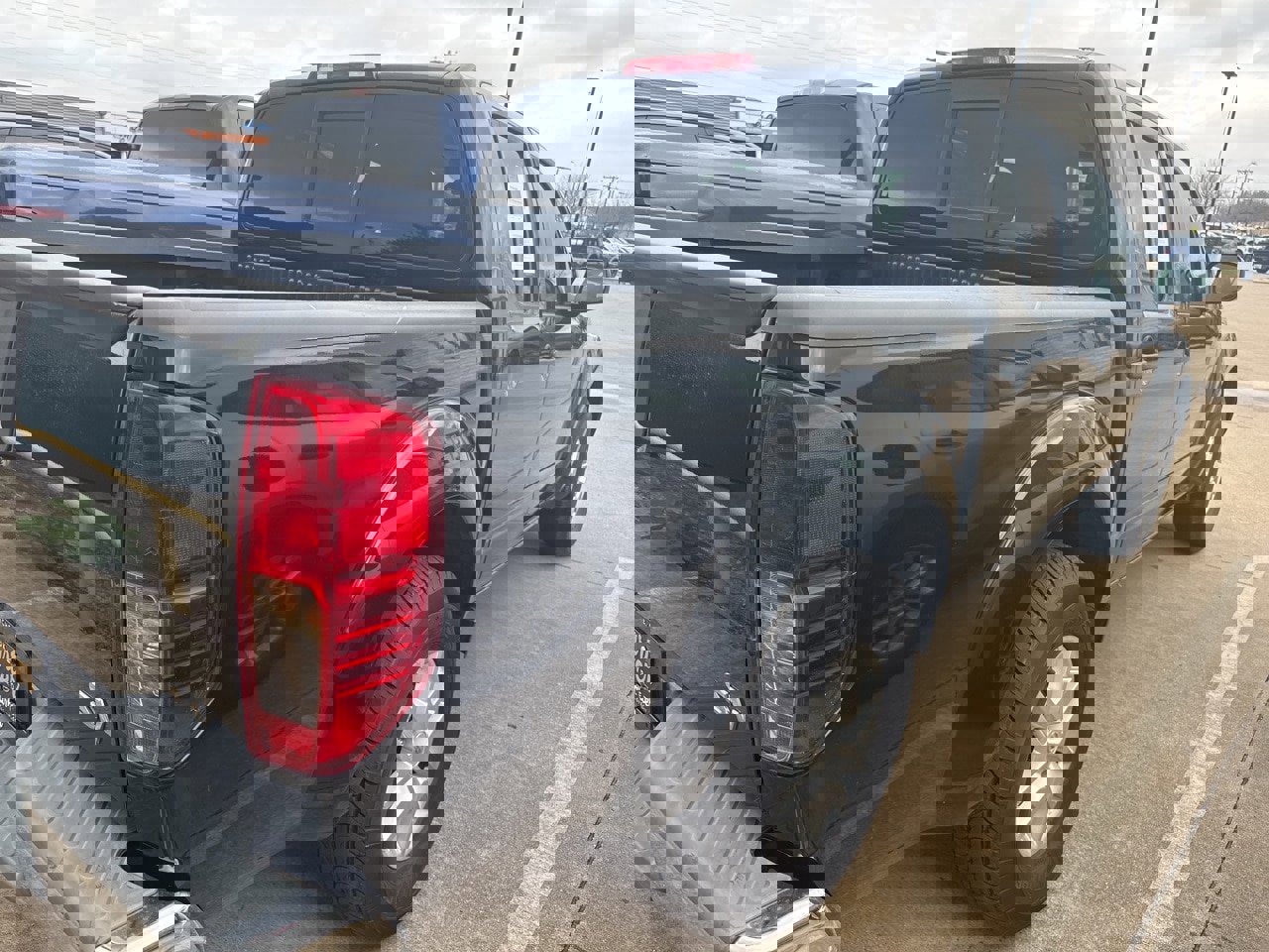 Used 2019 Nissan Frontier SV image 5