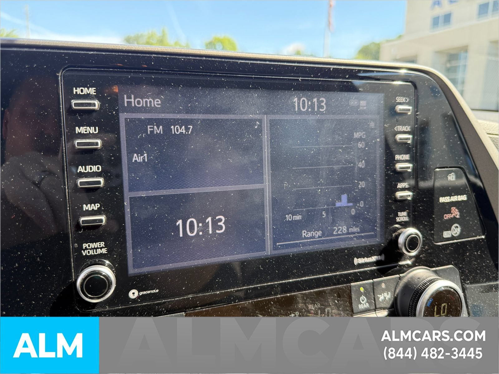 Used 2021 Toyota Highlander L AWD/4WD image 16